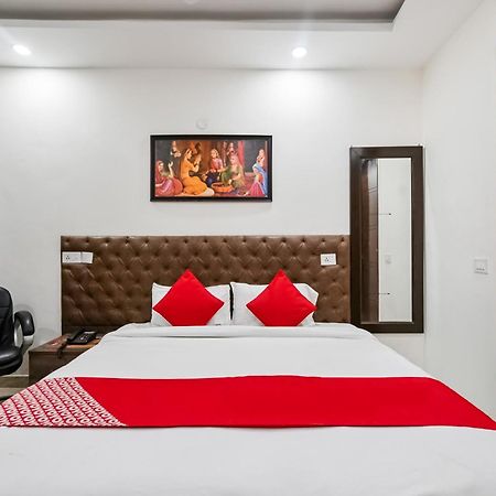 Hotel O Premium Rooms Chhatarpur Νέο Δελχί Εξωτερικό φωτογραφία